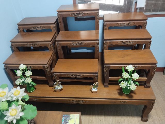 โต๊ะหมูบูชา ไม้สัก