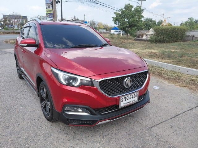 รถ MG ZS 1.5X+ Sunroof สี แดง