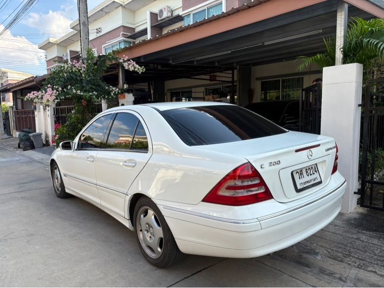 Mercedes-Benz C-Class 2002 C180 Sedan เบนซิน ไม่ติดแก๊ส เกียร์อัตโนมัติ ขาว รูปที่ 3