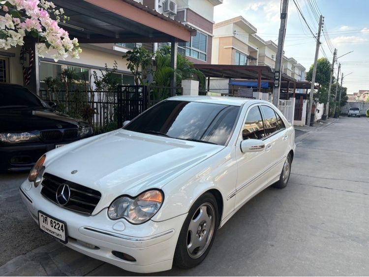 รถ Mercedes-Benz C-Class C180 สี ขาว