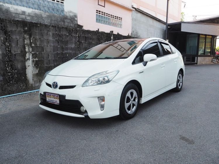 Toyota Prius 2014 1.8 Hybrid Top Grade Sedan ไฮบริด ไม่ติดแก๊ส เกียร์อัตโนมัติ ขาว รูปที่ 2