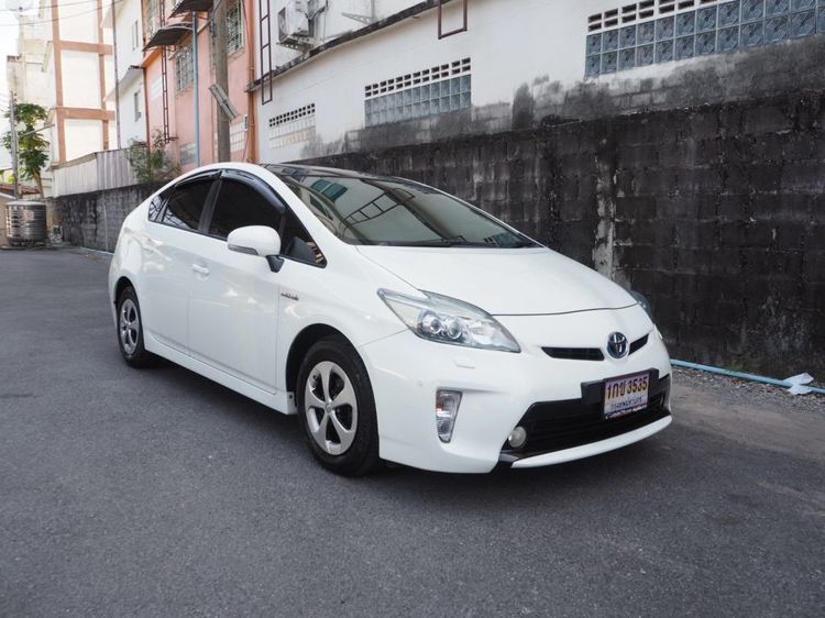 รถ Toyota Prius 1.8 Hybrid Top Grade สี ขาว
