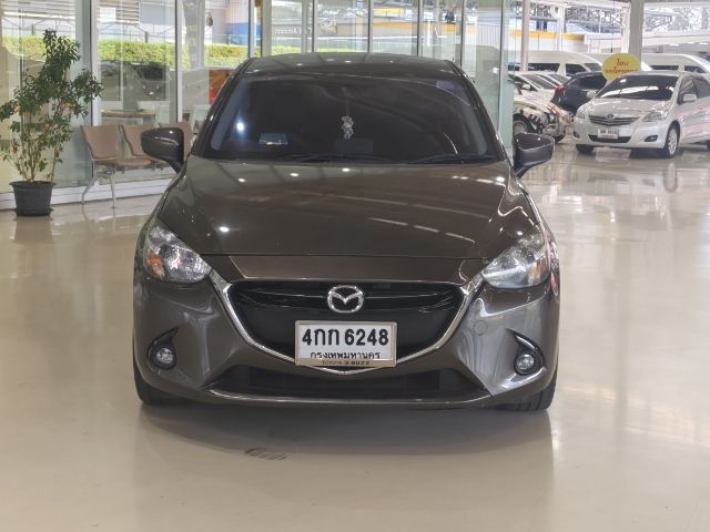 Mazda Mazda 2 2015 1.5 XD High Sedan ดีเซล ไม่ติดแก๊ส เกียร์อัตโนมัติ น้ำตาล รูปที่ 2