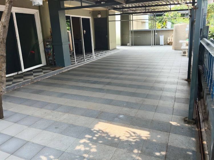 มีบางส่วน ขายด่วน บ้านเดี่ยว 2 ชั้น หลังใหญ่พร้อมอยู่ โครงการ ม.นลินเรสสิเด้นท์ หทัยราษฏร์ 29 ราคาพิเศษ เหมาะสำหรับครอบครัวใหญ่ รูปที่ 2