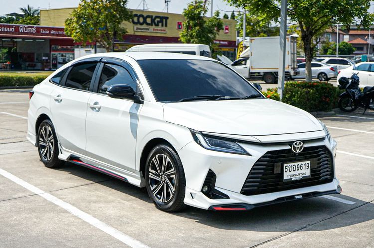Toyota Yaris ATIV 2024 1.2 Premium Luxury Sedan เบนซิน ไม่ติดแก๊ส เกียร์อัตโนมัติ ขาว รูปที่ 3