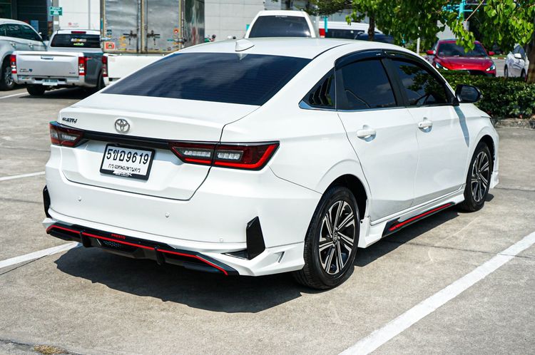 Toyota Yaris ATIV 2024 1.2 Premium Luxury Sedan เบนซิน ไม่ติดแก๊ส เกียร์อัตโนมัติ ขาว รูปที่ 4
