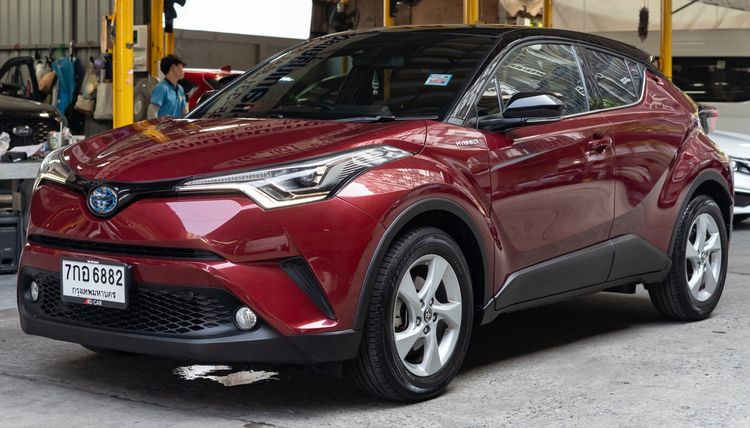 Toyota C-HR 2018 1.8 HV Hi Utility-car ไฮบริด ไม่ติดแก๊ส เกียร์อัตโนมัติ แดง รูปที่ 2