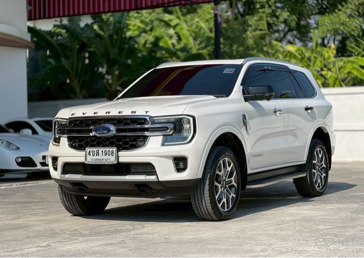 รถ Ford Everest 2.0 Bi-Turbo Titanium+ สี ขาว