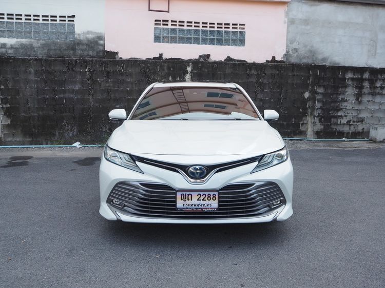 Toyota Camry 2021 2.5 HEV Premium Luxury Sedan ไฮบริด ไม่ติดแก๊ส เกียร์อัตโนมัติ ขาว รูปที่ 3