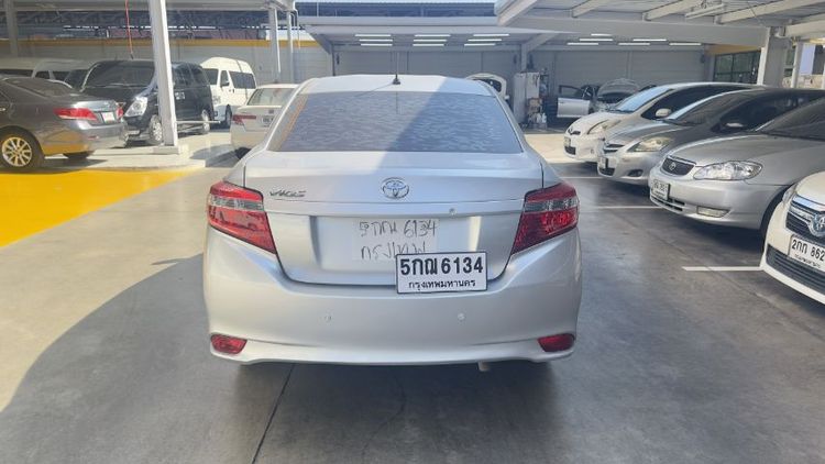 Toyota Vios 2015 1.5 E Sedan เบนซิน ไม่ติดแก๊ส เกียร์อัตโนมัติ บรอนซ์เงิน รูปที่ 4