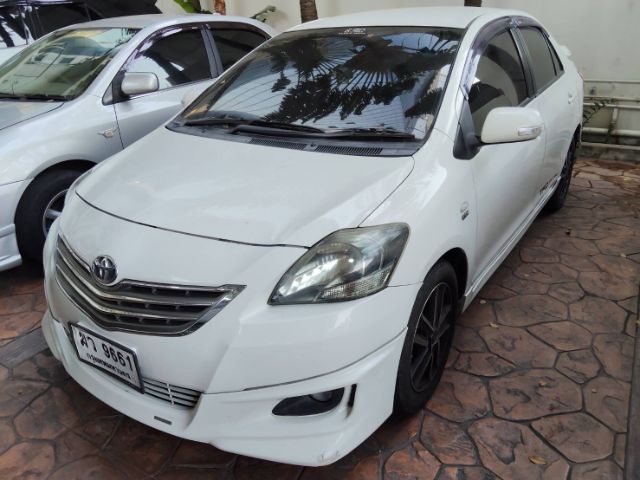 รถ Toyota Vios 1.5 J สี ขาว