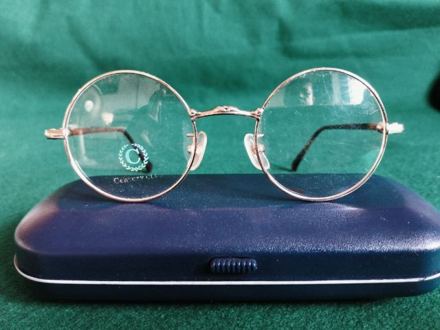 อื่นๆ แว่นสายตา ขอขายกรอบแว่นตา Unisex แบรนด์ Century club รุ่น 2079 ขนาด 42-20-140มม.made in Japan ทรงกลมคลาสสิคแบบทรง John Lennon สภาพไม่ผ่านการใช้งาน.