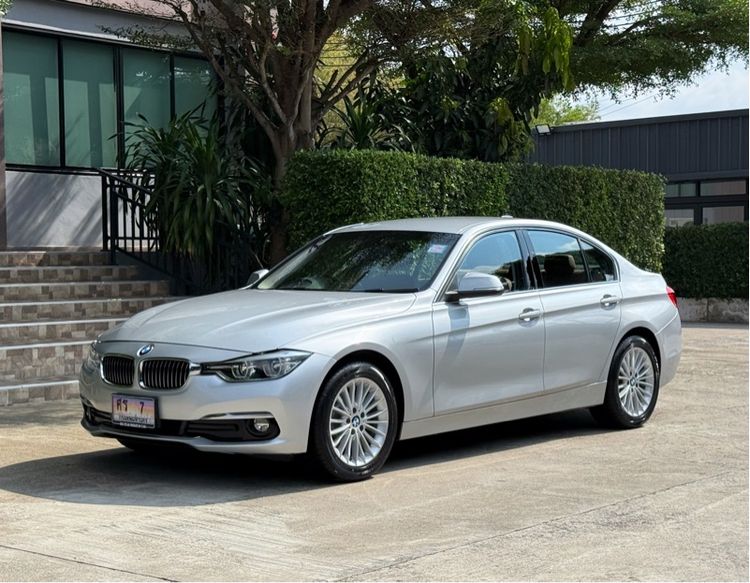 BMW Series 3 2017 320d Sedan ดีเซล ไม่ติดแก๊ส เกียร์อัตโนมัติ บรอนซ์เงิน รูปที่ 4