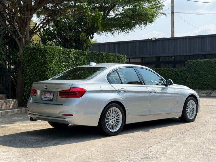 BMW Series 3 2017 320d Sedan ดีเซล ไม่ติดแก๊ส เกียร์อัตโนมัติ บรอนซ์เงิน รูปที่ 3