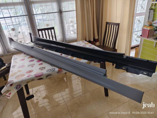 BMW f10 กันชนหลัง และบันไดข้าง M-Sport ราคารวม5,000บาท สนใจติดต่อ0817786981 รูปที่ 4