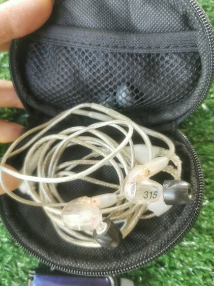 หูฟังSHURE315แท้ใช้งานได้ปกติ​ สนใจจะมาลองฟังดูก่อนได้ครับที่ถนนจตุโชติเขตสายไหม​หรือปลายทางก็มีครับไม่บวกเพิ่ม