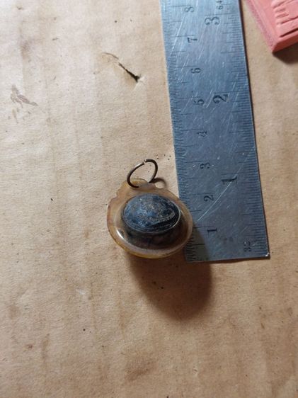 เครื่องรางสีผึ้งเลี่ยมหลวงพ่อกวยวัดโฆสิตารามเก่า รูปที่ 5