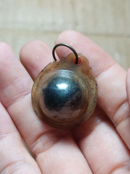 เครื่องรางสีผึ้งเลี่ยมหลวงพ่อกวยวัดโฆสิตารามเก่า รูปที่ 4