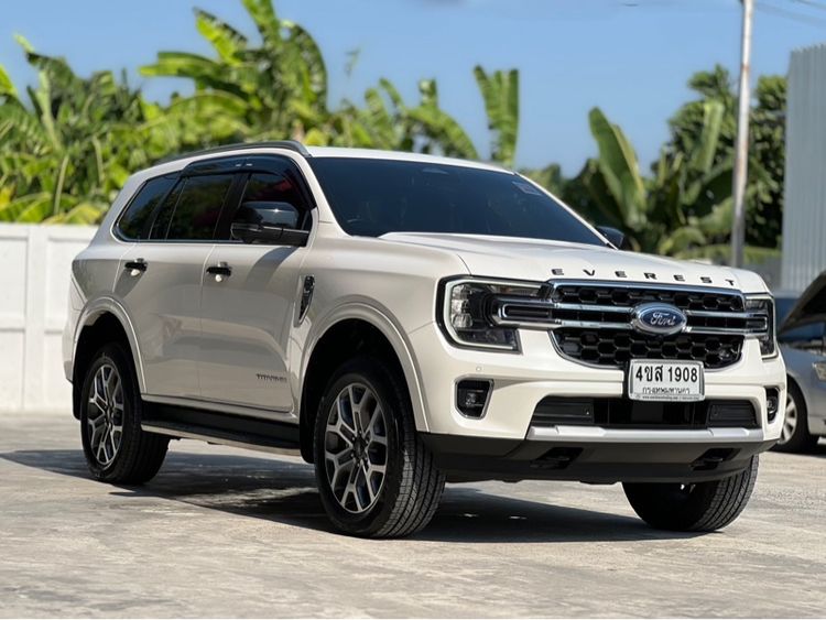 รถ Ford Everest 2.0 Bi-Turbo Titanium+ สี ขาว