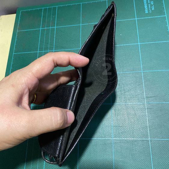 ปล่อยงานสะสม รุ่นลิมิเต็ด หายาก IL Bisonte Wallet Made in Italy แบรนด์แท้ รูปที่ 9
