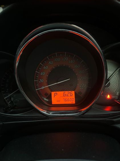 Toyota Yaris 2016 1.2 E Sedan เบนซิน เกียร์อัตโนมัติ ขาว รูปที่ 4