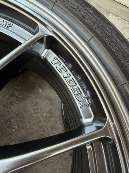 ล้อแม็กมือ1 ขอบ17 TC105X 5รู114 กว้าง8 ออฟ35 สีไฮเปอร์แบล็ค ล้อเบา FLOW FORMING งานJP งานสวยมากๆ พร้อมยางมือ2 DUNLOP225-45-17 ปี24 รูปที่ 4