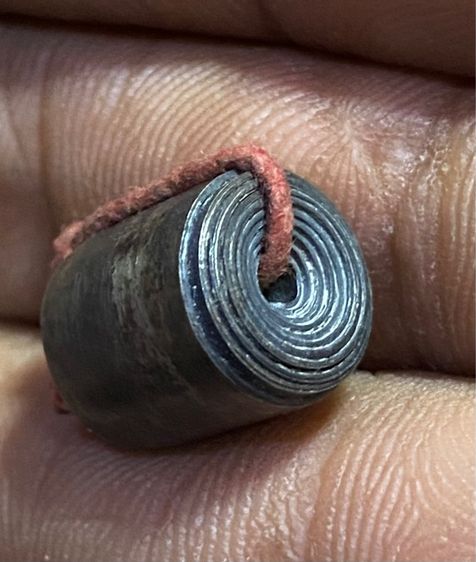 ตะกรุดลูกอม(โลกธาตุเนื้อเงิน)หลวงปู่ใจวัดเสด็จ รูปที่ 2