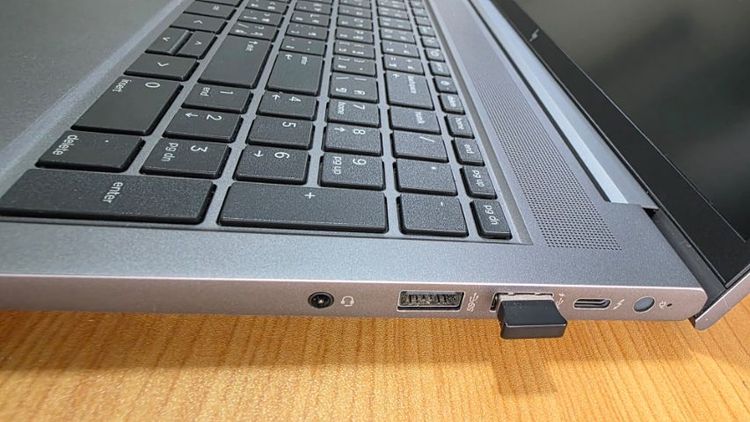 ไม่ใช่ 16 กิกะไบต์ วินโดว์ USB Notebook HP zbook Power 15.6 inch
