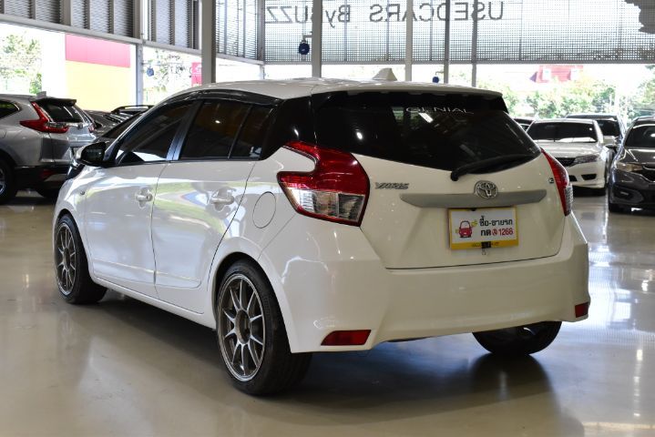 Toyota Yaris 2014 1.2 E Sedan เบนซิน LPG เกียร์อัตโนมัติ ขาว รูปที่ 4