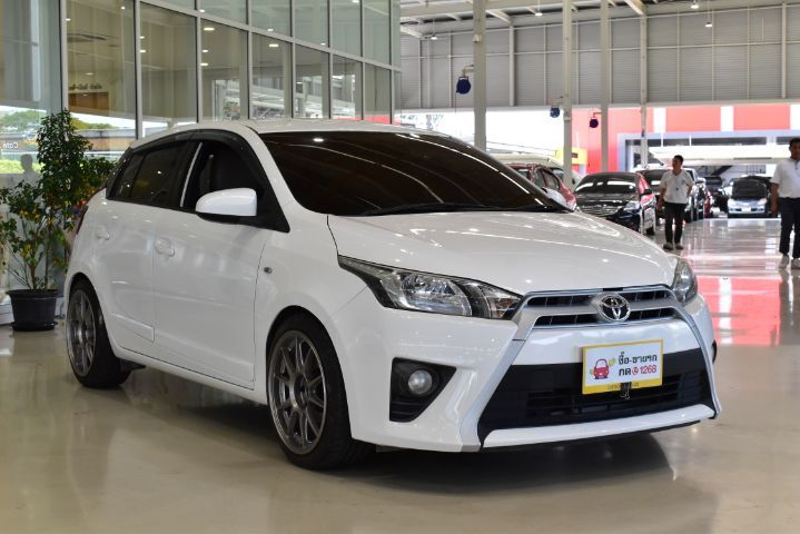 Toyota Yaris 2014 1.2 E Sedan เบนซิน LPG เกียร์อัตโนมัติ ขาว รูปที่ 2