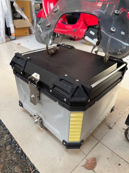 ชีลด์หน้า มอเตอร์ไซค์ ปีบ ชิลล์ Vespa