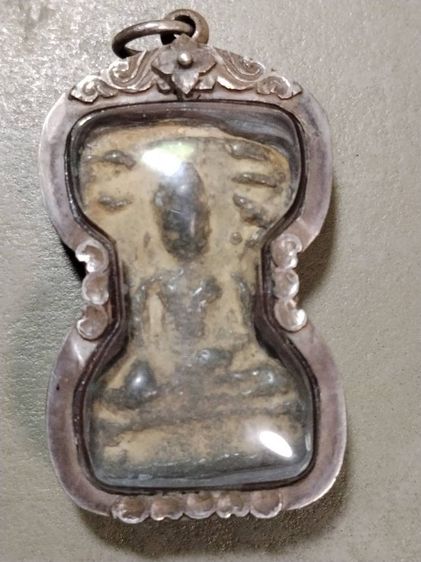 มเหศวรพิมพ์กลางชินเงินกรุวัดพระศรีมหาธาตุสุพรรณบุรี