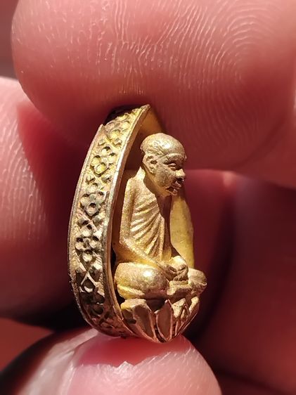 เหรียญหล่อทรงหยดน้ำ เนื้อเงินสามกษัตริย์ สมเด็จพระญาณสังวร รุ่นธรรมรักษ์ สร้างปี 2548 พิมพ์คม ชัด สภาพสวยงาม สมบุรณ์ แท้ หายาก เหรียญร่วมพิธ รูปที่ 4