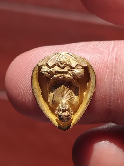 เหรียญหล่อทรงหยดน้ำ เนื้อเงินสามกษัตริย์ สมเด็จพระญาณสังวร รุ่นธรรมรักษ์ สร้างปี 2548 พิมพ์คม ชัด สภาพสวยงาม สมบุรณ์ แท้ หายาก เหรียญร่วมพิธ รูปที่ 6