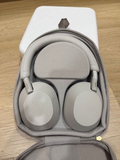 หูฟังตัดเสียงรบกวนแบบไร้สาย WH-1000XM5