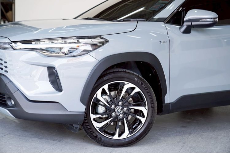 Toyota Corolla Cross 2025 1.8 Hybrid Premium Utility-car ไฮบริด ไม่ติดแก๊ส เกียร์อัตโนมัติ เทา รูปที่ 3