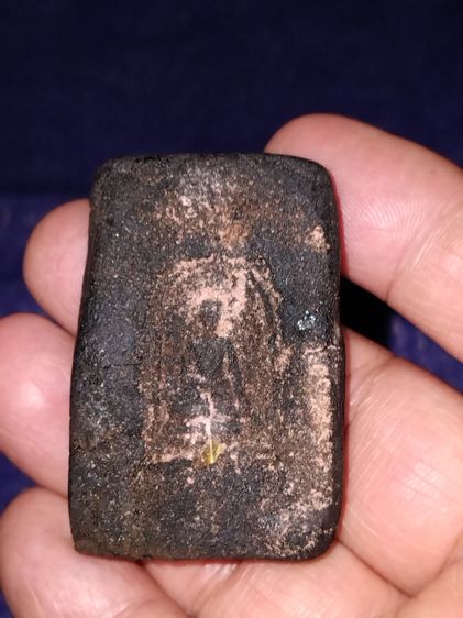 แท่งผงยาวาสนาจินดามณี กดพระพิมพ์เศียรโล้น หลังจารมือ เนื้อผงยาวาสนาจินดามณี หลวงปู่เจือ วัดกลางบางแก้ว  ขนาดเท่าพระสมเด็จ หนามาก แห้ง มีกลิ่