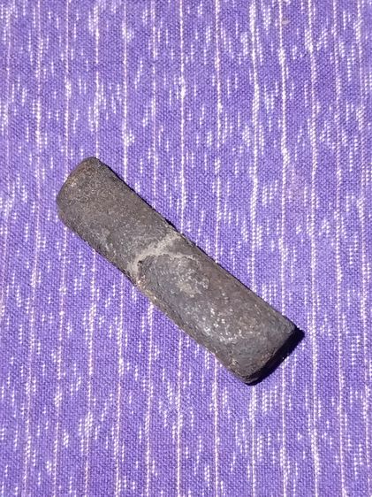 แท่งผงยาวาสนาจินดามณี กดพระพิมพ์เศียรโล้น หลังจารมือ เนื้อผงยาวาสนาจินดามณี หลวงปู่เจือ วัดกลางบางแก้ว  ขนาดเท่าพระสมเด็จ หนามาก แห้ง มีกลิ่ รูปที่ 4