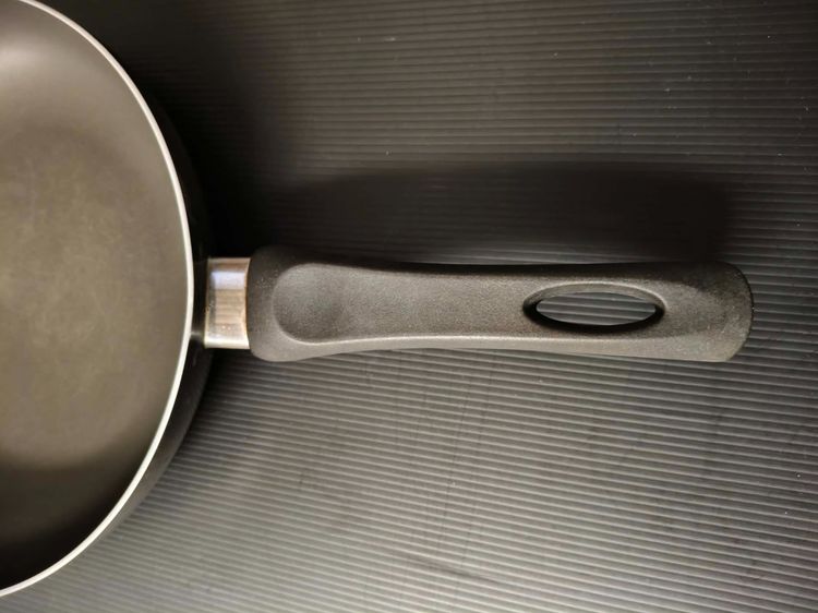 กระทะสแตนเลสก้นลึก ด้ามไม้ 36 ซม. กระทะเทฟล่อน Seagull 26ซม.สภาพพอใช้ มือ2 ใช้งานได้ปกติ  รูปที่ 10