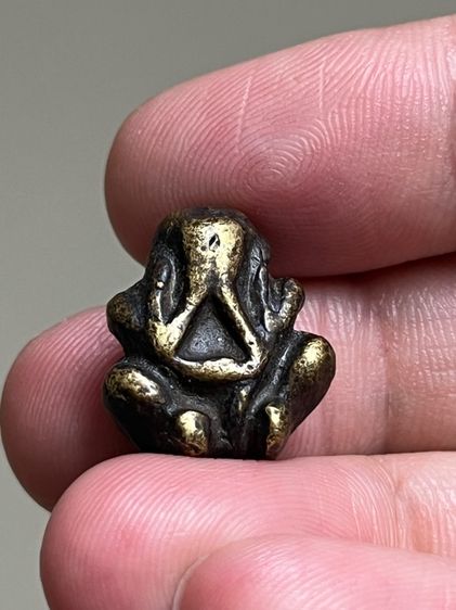 พระปิดตาหล่อเก่า