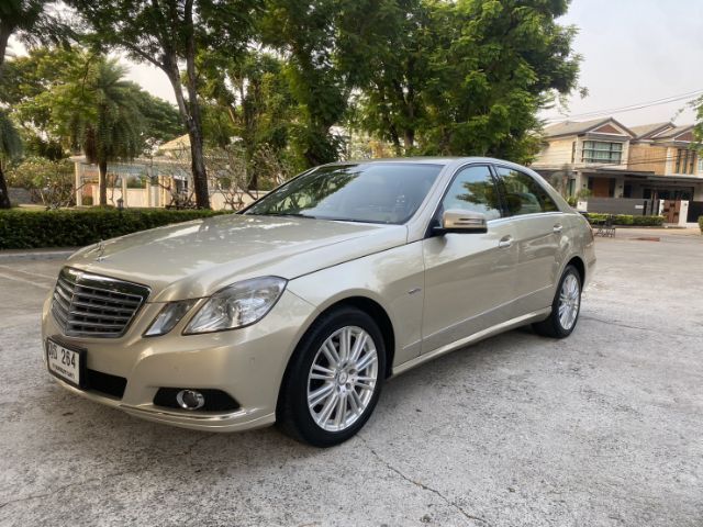 รถ Mercedes-Benz E-Class E200 CGI สี ทอง