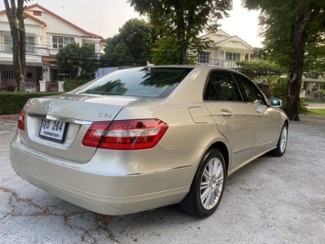Mercedes-Benz E-Class 2011 E200 CGI Sedan เบนซิน ไม่ติดแก๊ส เกียร์อัตโนมัติ ทอง รูปที่ 3