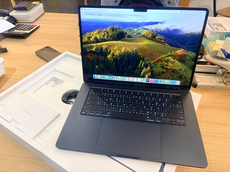 Apple ใช่ MacBook Air 15 M3  Midnight Ram 8 SSD 256GB ใช้งานน้อย ประกันเหลือ