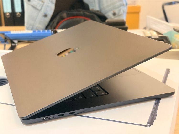 MacBook Air 15 M3  Midnight Ram 8 SSD 256GB ใช้งานน้อย ประกันเหลือ รูปที่ 3