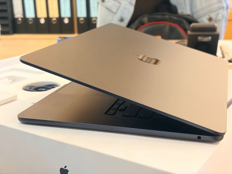 MacBook Air 15 M3  Midnight Ram 8 SSD 256GB ใช้งานน้อย ประกันเหลือ รูปที่ 4