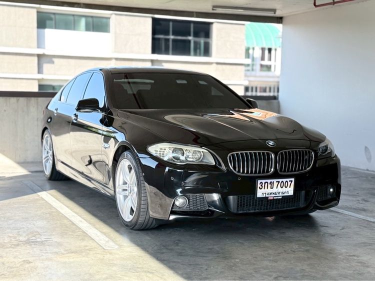 รถ BMW Series 5 520d สี ดำ