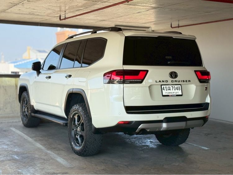 Toyota Land Cruiser 2022 3.3 300 Gr Sport 4WD SUV ดีเซล ไม่ติดแก๊ส เกียร์อัตโนมัติ ขาว รูปที่ 3