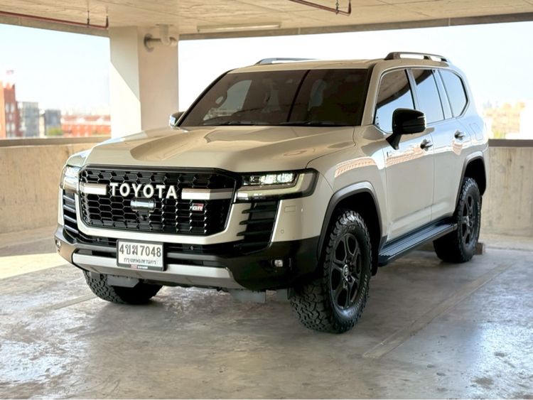 รถ Toyota Land Cruiser 3.3 300 Gr Sport 4WD SUV สี ขาว