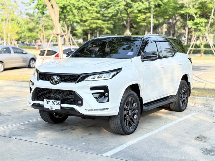 Toyota Fortuner 2.8 GR Sport ตัวท๊อปสุดในรุ่นหลังคาดำ มือเดียว ประวัติศูนย์