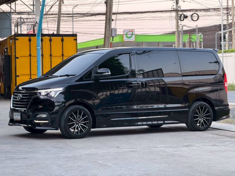Hyundai H-1  2022 2.5 Elite Van ดีเซล ไม่ติดแก๊ส เกียร์อัตโนมัติ ดำ